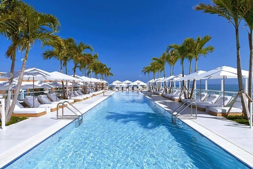 Discover the Ultimate Miami Rooftop Pool Experience 🌴🏊♀️