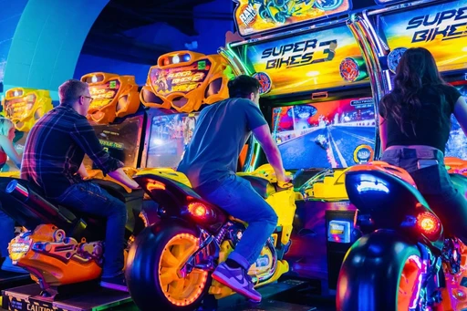 Boomers Park Miami has a big go-kart track and other fun attractions like bumper cars, laser tag, mini-golf, bumper boats, and arcade games for everyone.
Beat the July heat and elevate your weeknight plans with unlimited fun at Boomers đ
Opening hours:
- Monday to Thursday until 9pm
- Friday until 10pm
- Saturday until 11pm
- Sunday until 9pm