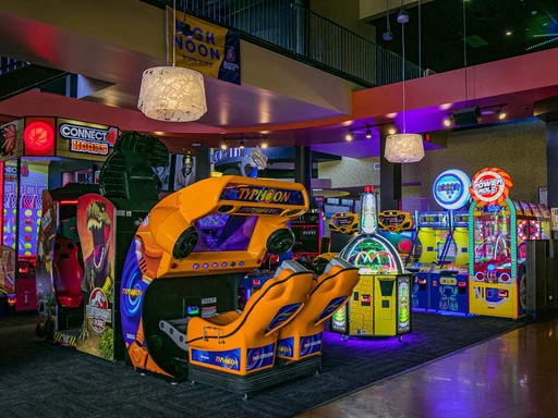 Kid-Friendly Fun at B&B Theatres with Indoor Playground 🎥🤹‍♂️