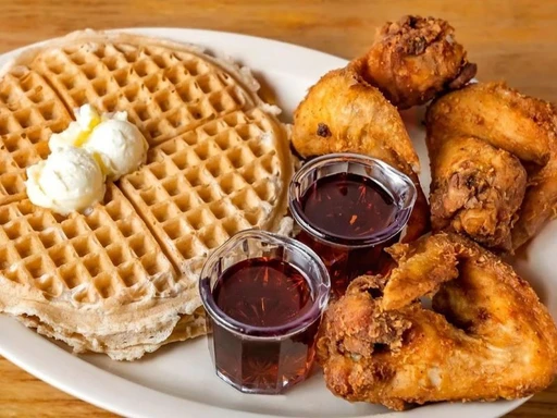 Indulge in Delicious Southern Soul Food at Roscoe’s Hollywood!