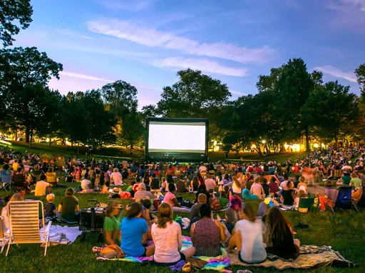 Join Us for Free Halloween Movies in Dallas! 🎃✨