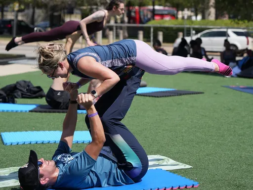 Join Us for Sculpt + Stretch at the Park! 🌟