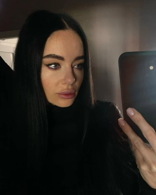 Rate my BEAUTY from 1 to 10!)