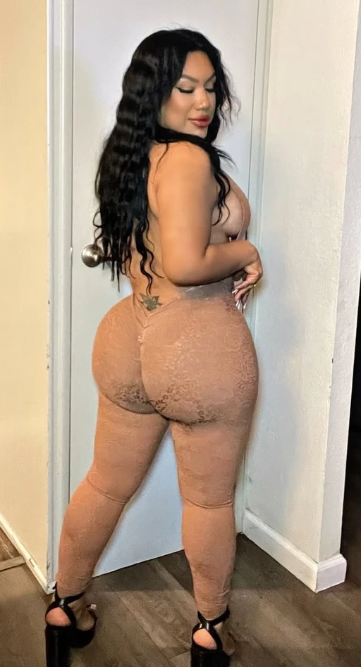 Is it just me, or is the view better from behind? ππ