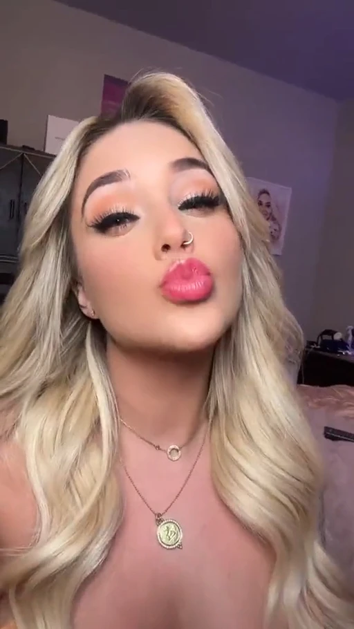 kiss 💋