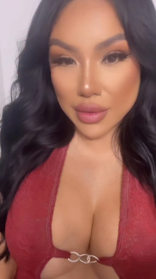 You donβt need a map to get lost in these eyes... Do you agree?