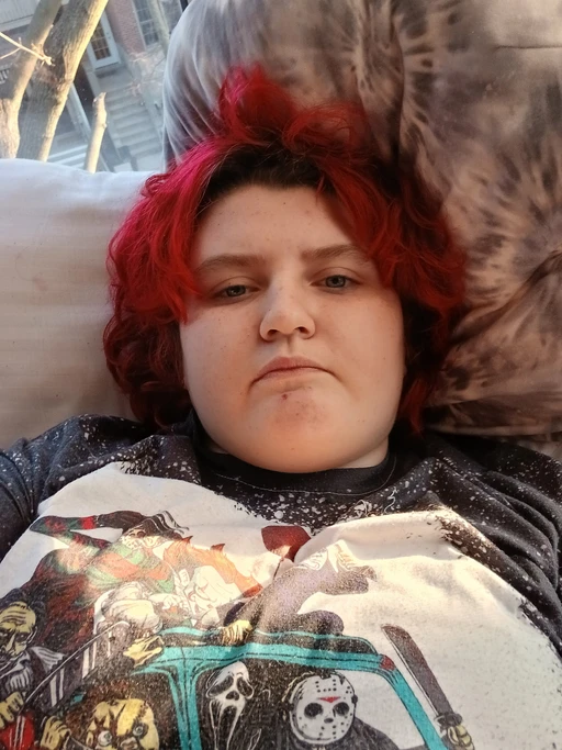 if anyone wants to hangout with me today please message me I'm 20 years old female