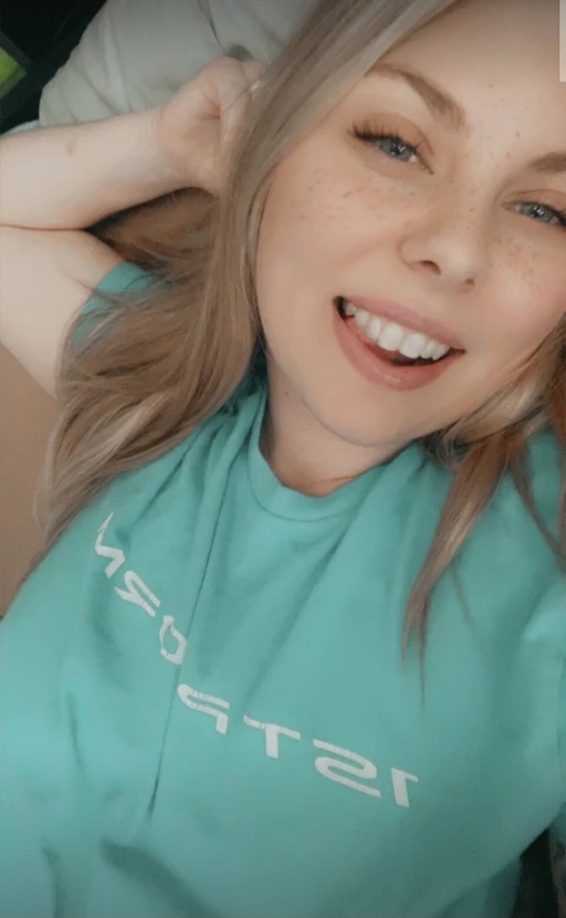 👋🏻 new on here and looking to make friends and maybe more