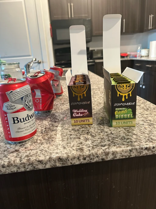 What flavor should I smoke wile sippen and listening to 🎶 🧐