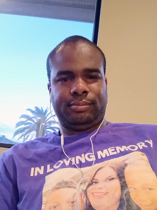 any woman nearby that wants to chat?