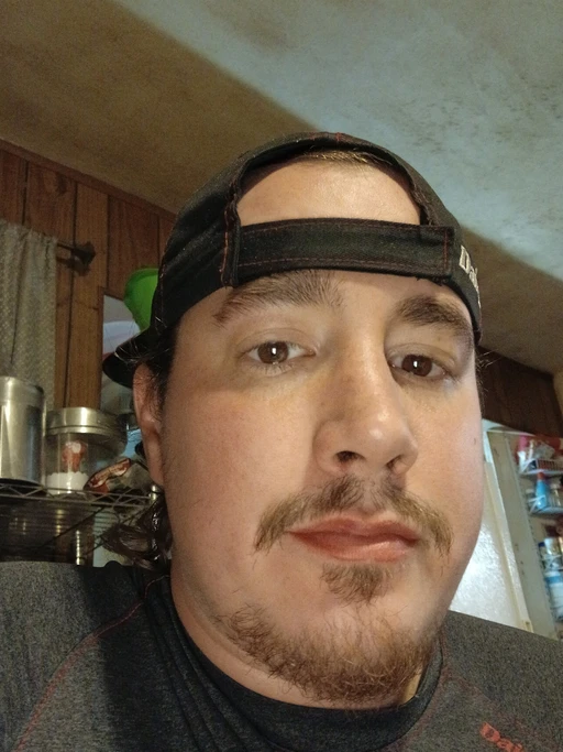 is there any woman single that lives by me I live in Burleson tx