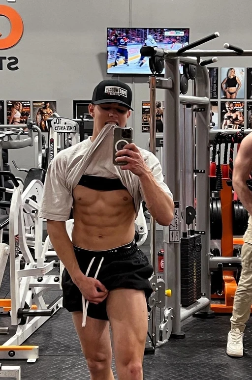 Anyone woman into fitness or just possessive asf.