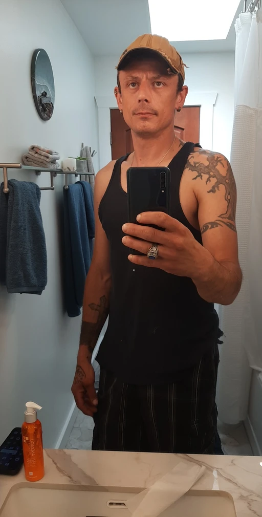is the bathroom mirror the #1 place for selfish.   tell me I'm wrong lol.   

***not a pro at the selfish thing at all or photogenic. always down for a good roast though.    trolls welcome ***    

have a beautiful weekend