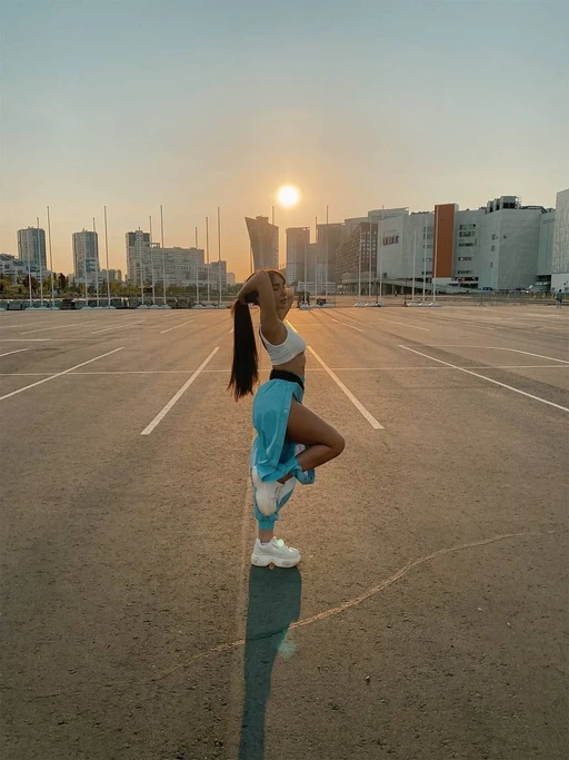 What's something you've always wanted to say to the world, but you're always holding yourself back? 😅