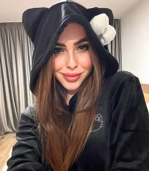 😜Do you like it when girls have ears like mine?