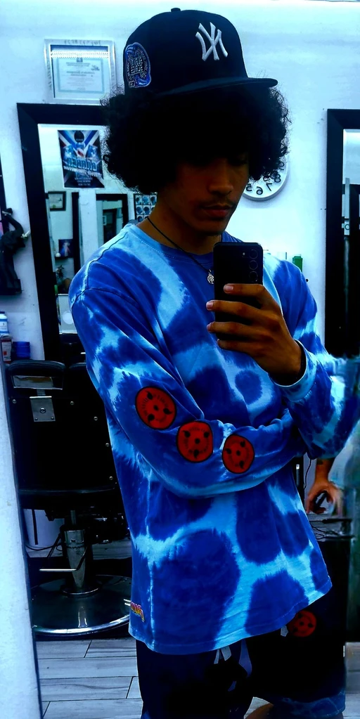 Want more friends 
gamer 
anime 
draw 
chill 
workout 
Athlete 
What's up guys