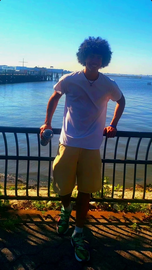 more friends, chill , anime , gamer artist & athlete what's up ( let's chill at a park or something)