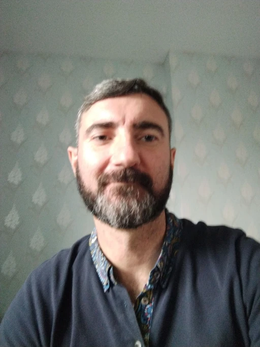 someone message me please lol