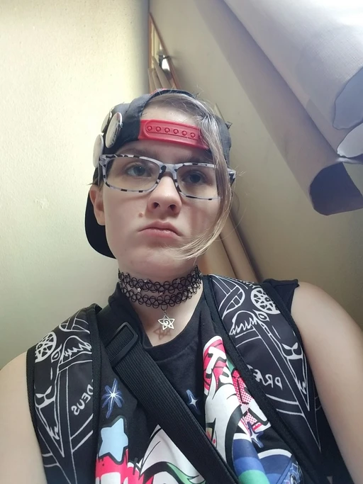 Anyone else notice the filters on here are really bad and everyone looks like a bot? Y'all are either the best photographers ever or Ai slowly taking over the internet. God damn.