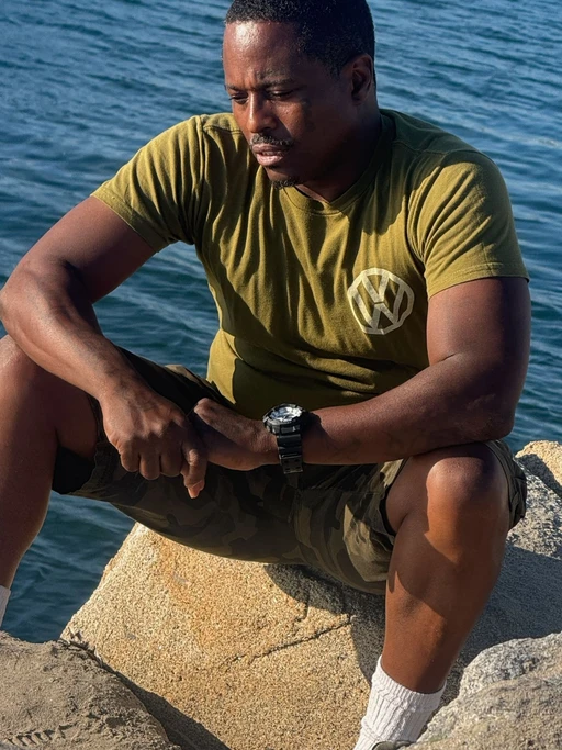 in deep thought need some company to Entertain.