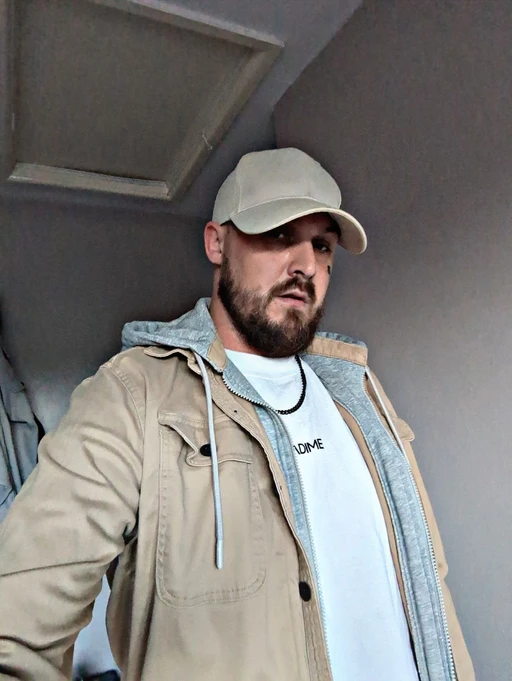 hi new here looking for chats
