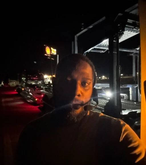 Sorry the first picture was a lil dark but out on this high way need a lil conversation  any takers on keeping me company 
￼