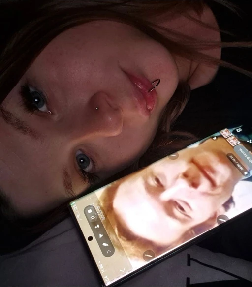 hi evwyone i got a sexy bf so am looking just for mates thwt i can have someone to talk to no fun no way