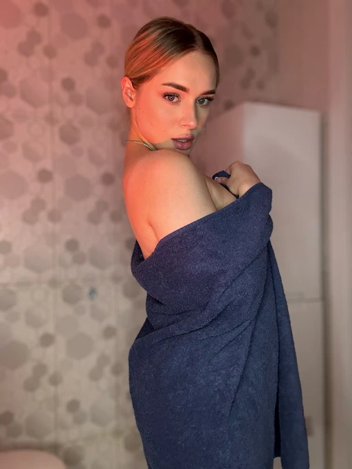 Fresh out of the shower⦠still warm, still wet...