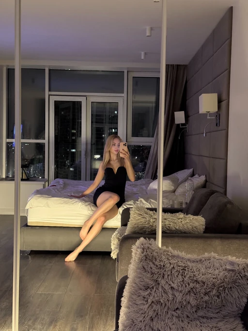My mirror knows all my secrets… wanna try guessing one?