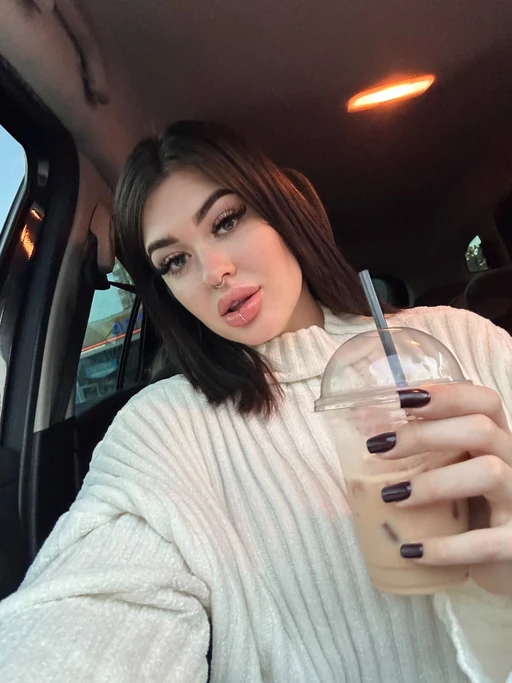 hey ar u here ? lets chat with me rn, dear