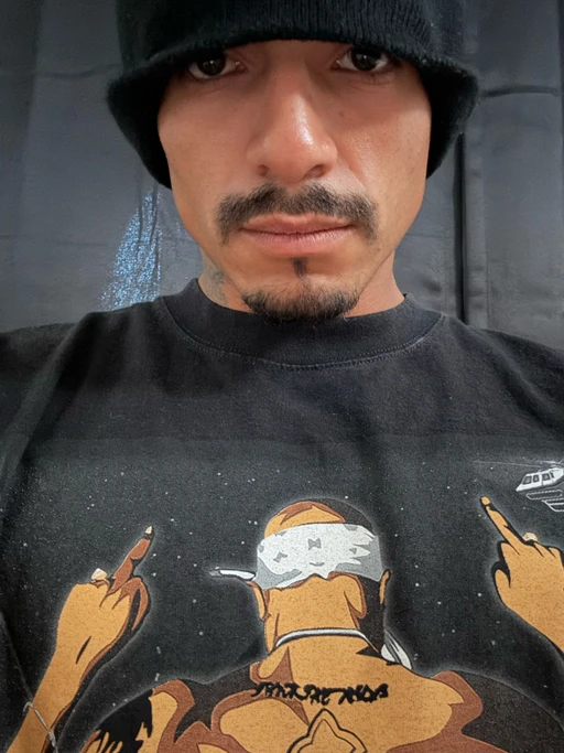 New here in Ventura ca can somebody show me around I b lost alone