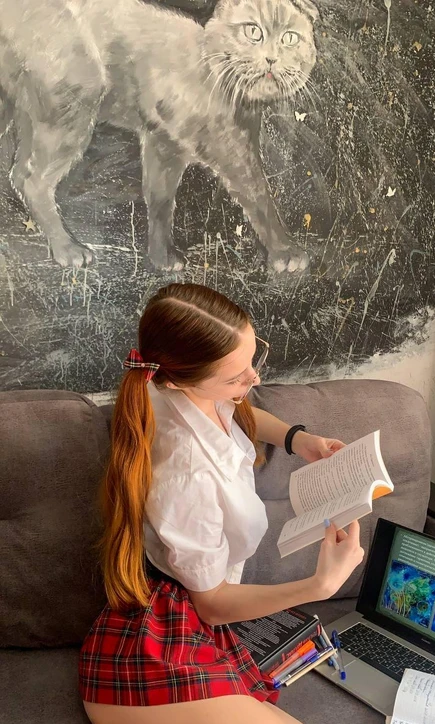 They say reading develops the imagination...wonder where yours went when you look at this shot? ππ₯