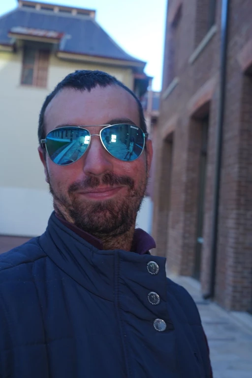 29 single Australia interested in females only
