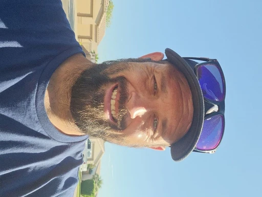 hello im 37 single looking to make friends and someone to hang out with and have fun with im a true southern gentleman im from the southeast of the country