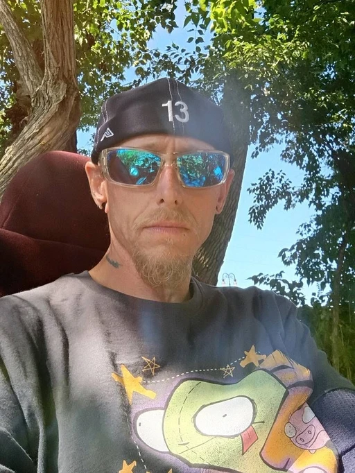 I'm Just Trying To Stay Sucker Free In A Land Full Of Lollipops...
           💯