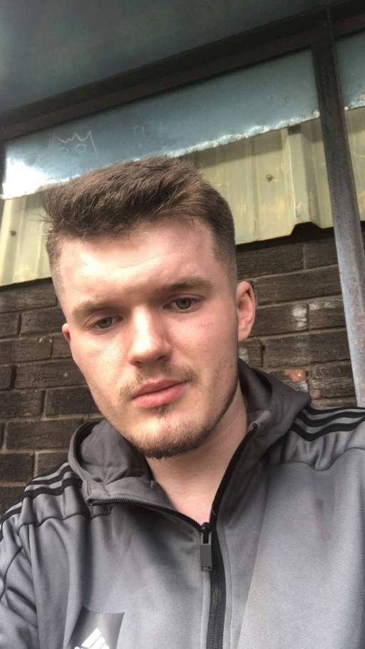 hello there 22 and single looking for new friends or someone to take out on a date
