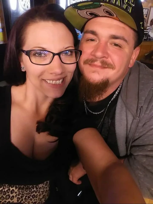 married cpl looking to make some friends on here
