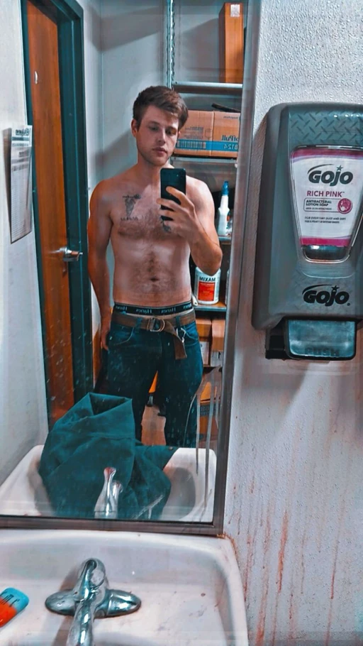 If you was next to me what would you do 😏