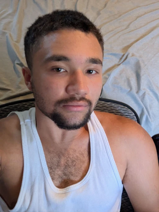 Hello looking for people to talk to and chat with.... soooo Talk to me pleaseeeee.