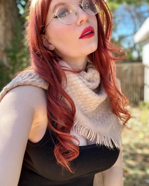 Is there anyone else here who wants to chat?