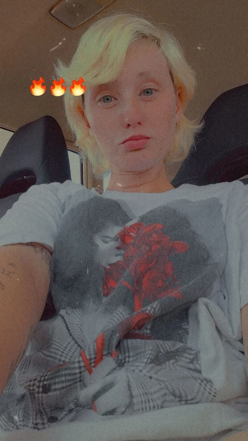 Bored and lonely trying to find something to do for Halloween π HMU!