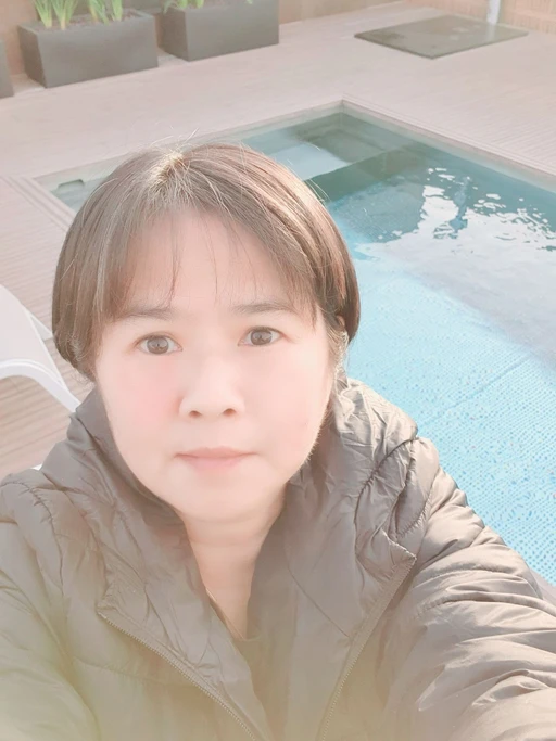 i m lucky to have a baby face lol