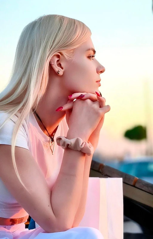 Your daily sparkle of sunshine is here✨