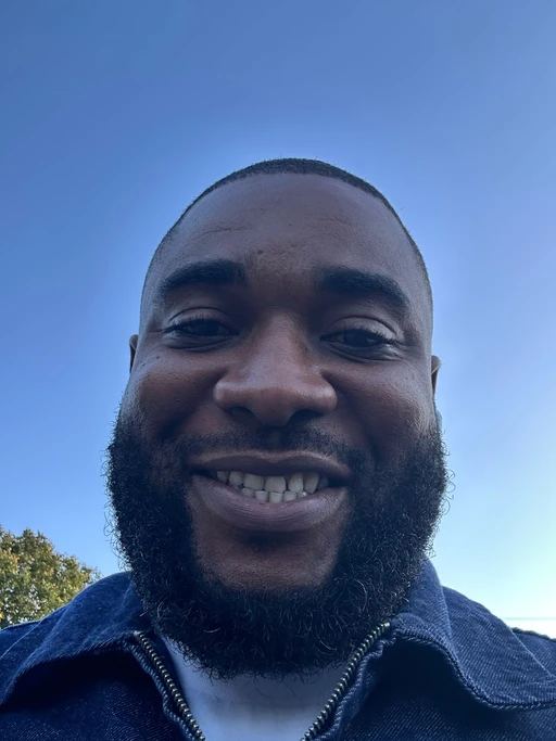 Everyone on Kiki looks too perfect… if you’re real, blink twice 👀