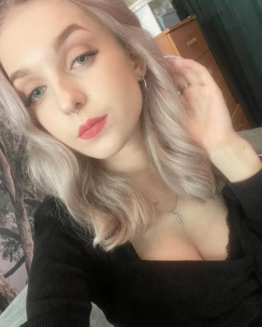 Keeping it cozy but still cute🖤