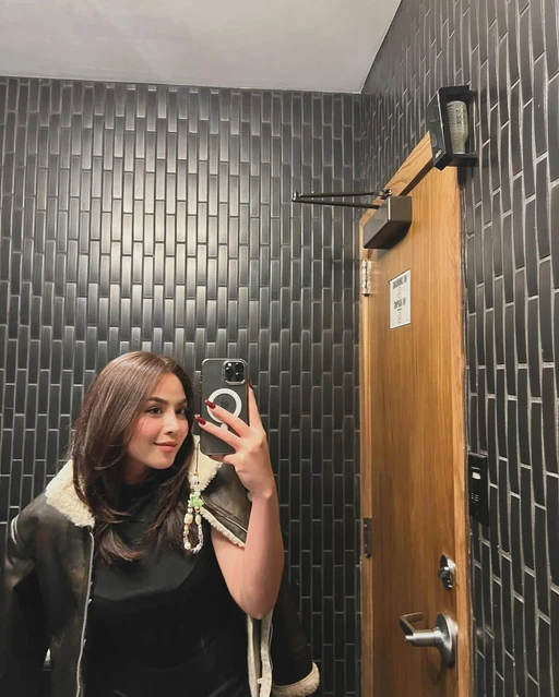 Hi everyone โค๏ธ want to meet someone living here in Canada ๐