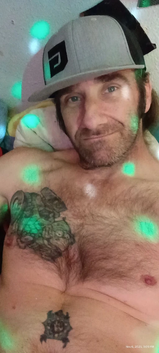 ahhh a solo afternoon delight unless one of you ladies would like to join me.....