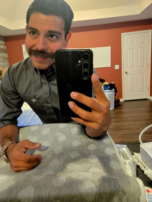 new here to meet new friends and hangout!