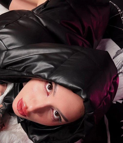 I think I saw you online, text me๐