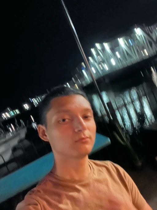 Looking for people in my area lmk if you Massachusetts, or in Bristol RI